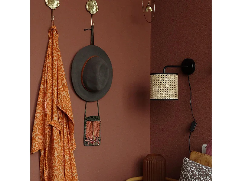 Applique country noire avec abat-jour en rotin - Kata