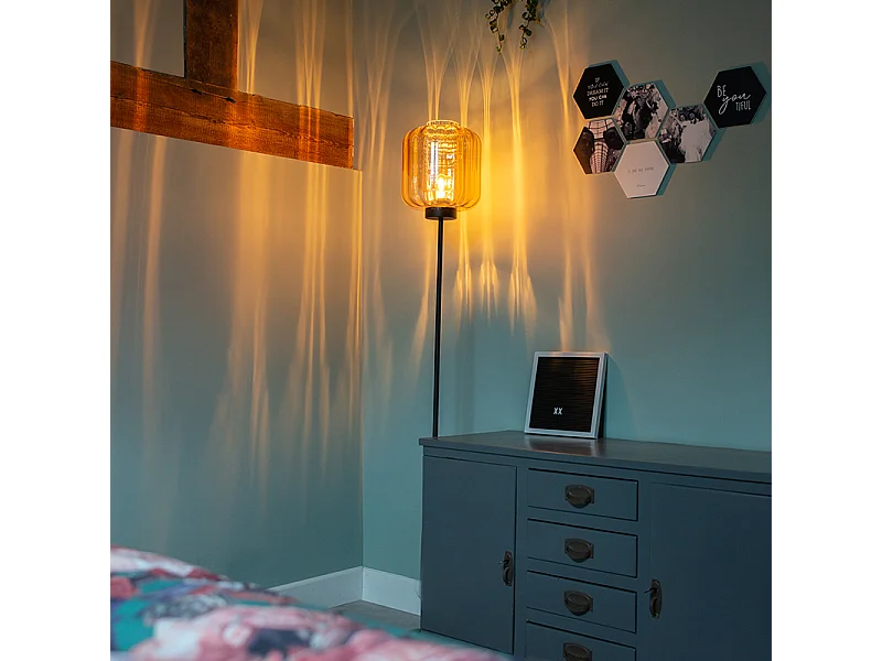 Lampadaire design noir avec verre ambré - Qara