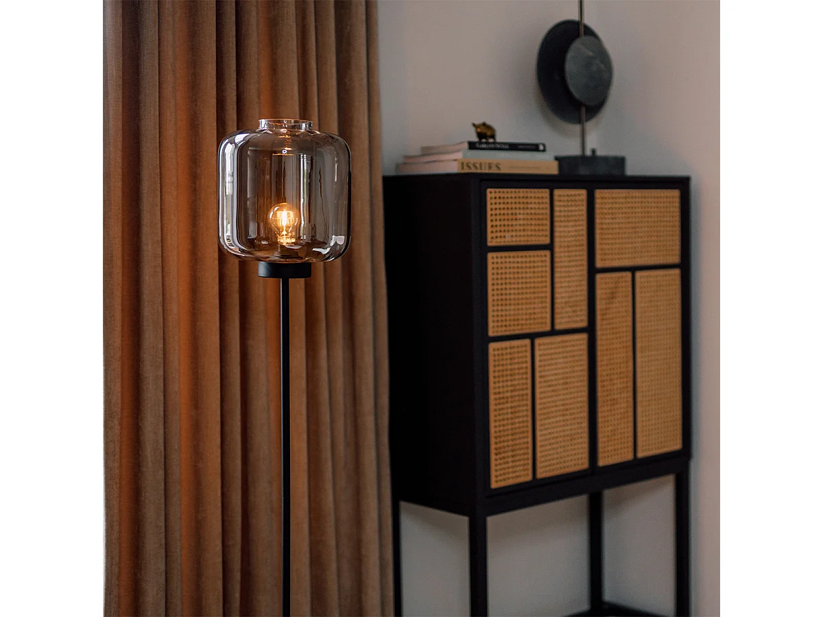 Lampadaire design noir avec verre fumé - Qara