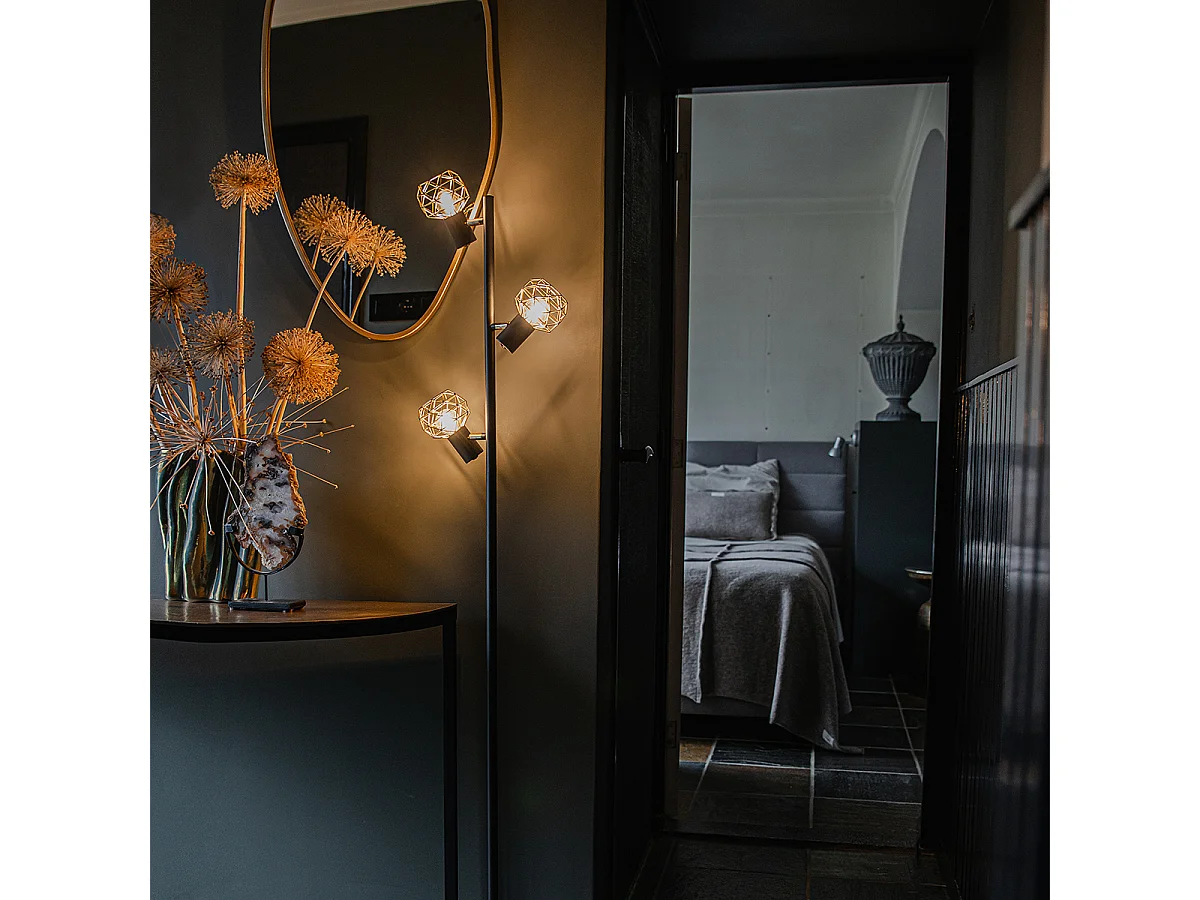 Lampadaire design noir avec or 3 lumières orientables - Mesh