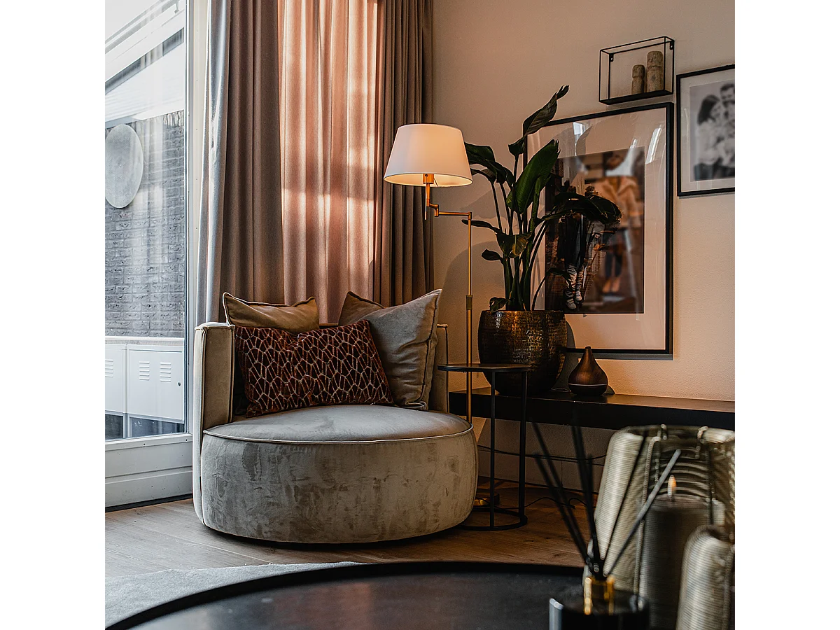 Lampadaire en bronze avec abat-jour blanc et bras réglable - Ladas Deluxe