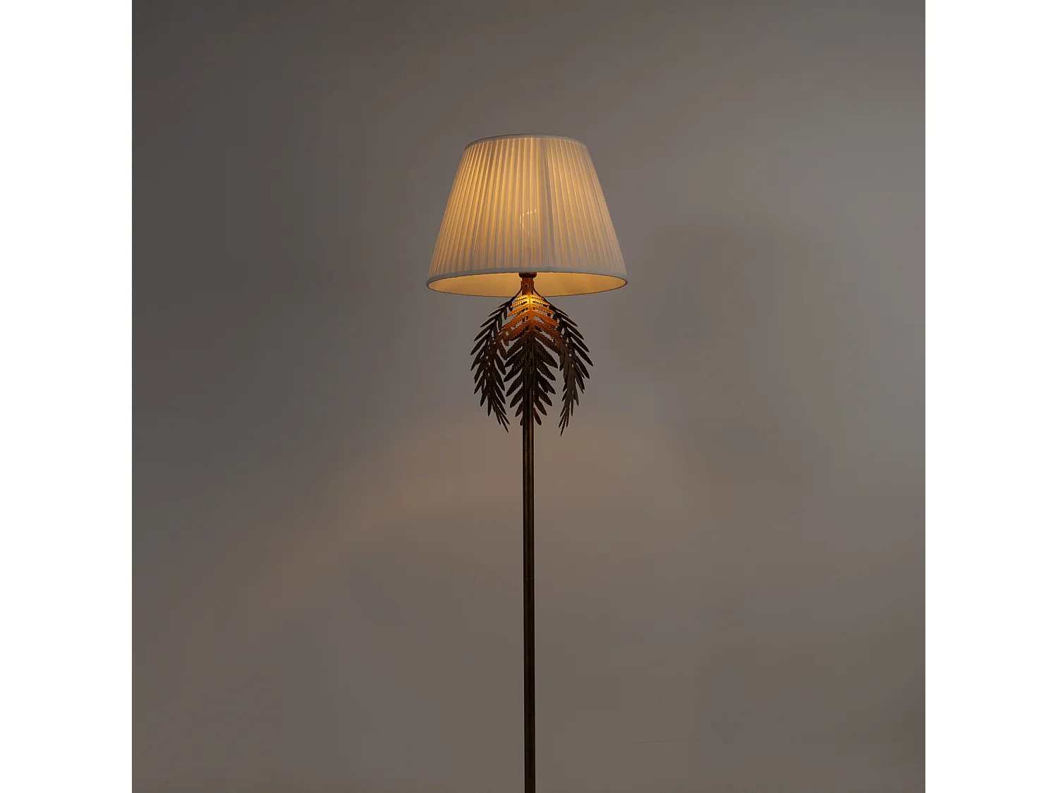 Lampadaire doré 145 cm avec abat-jour plissé blanc 45 cm - Botanica
