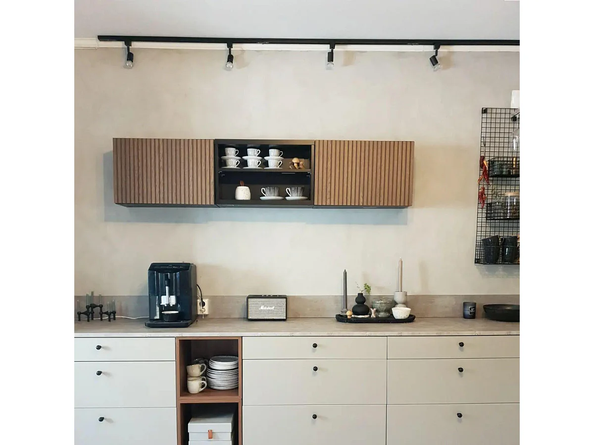 Système sur rail moderne avec 5 spots monophasé noir - Jeany