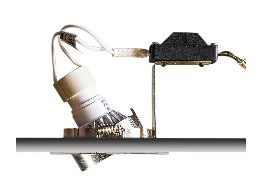 Spot encastré orientable carré en acier - Edu