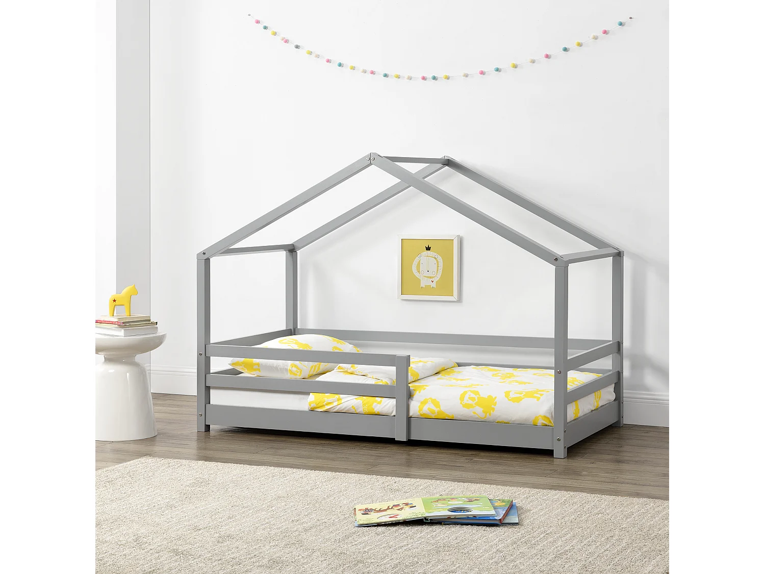 Lit d'Enfant Maison avec Barreaux de Sécurité Knätten Pin 70 x 140 cm Gris Clair Mat Laqué [en.casa]