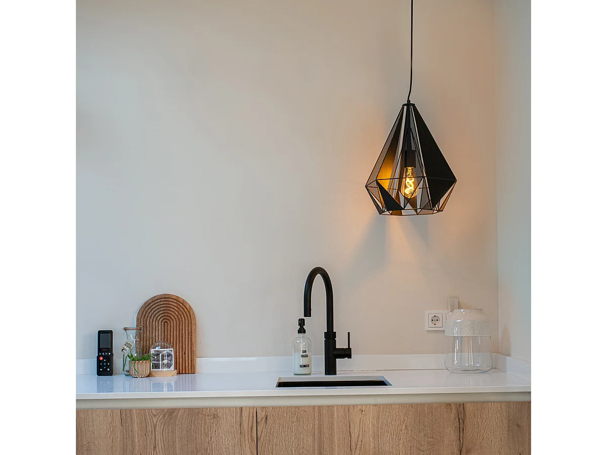 Lampe à suspension industrielle noire avec maille - Carcasse