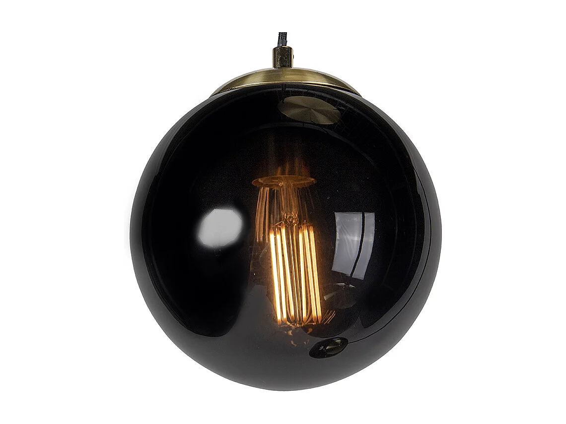 Lampe suspendue au-dessus de la table de chevet à côté du lit, chambre, lampe art déco tendance, verre