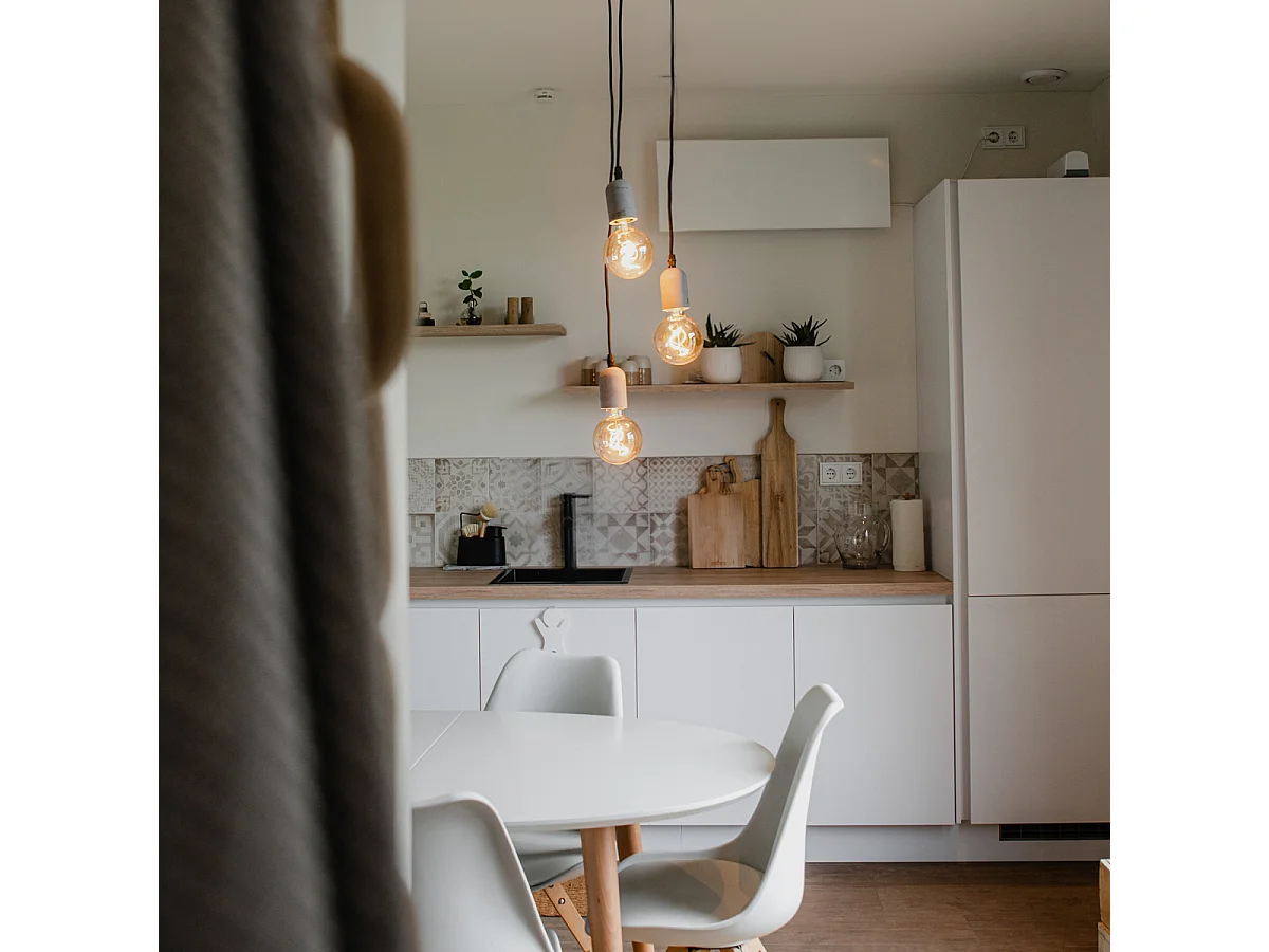 Suspension industrielle noire avec béton rond 3 lumières - Pedra