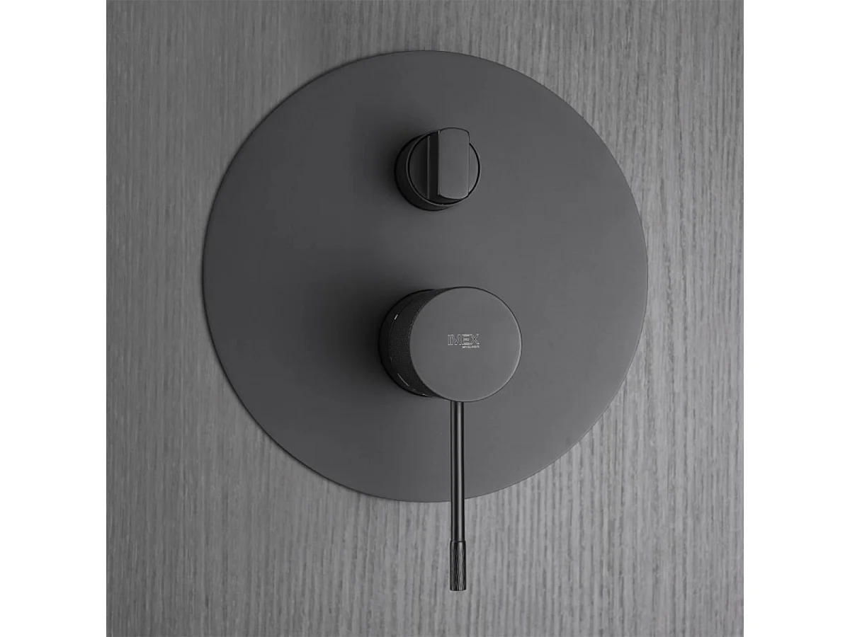 Colonne de Douche Encastrée noir métal anti-calcaire - Design Moderne et Économie d'eau - Kit Complet LINE IMEX