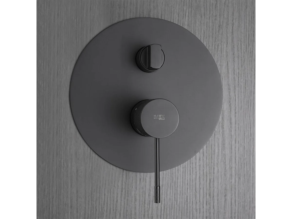 Colonne de Douche Encastrée noir métal anti-calcaire - Design Moderne et Économie d'eau - Kit Complet LINE IMEX