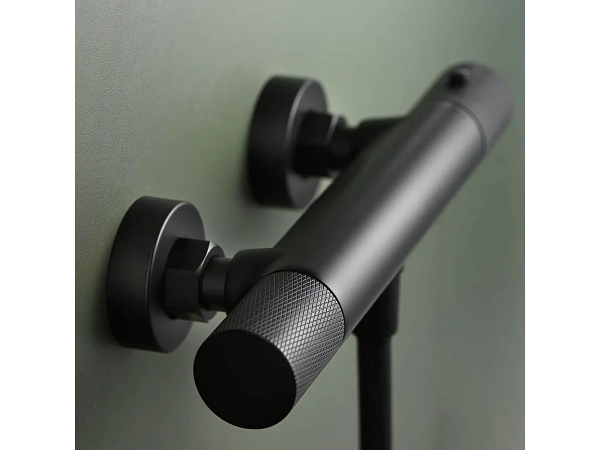 Ensemble de Douche Anti-Calcaire Thermostatique Noir Mat LINE BTD038-5NG