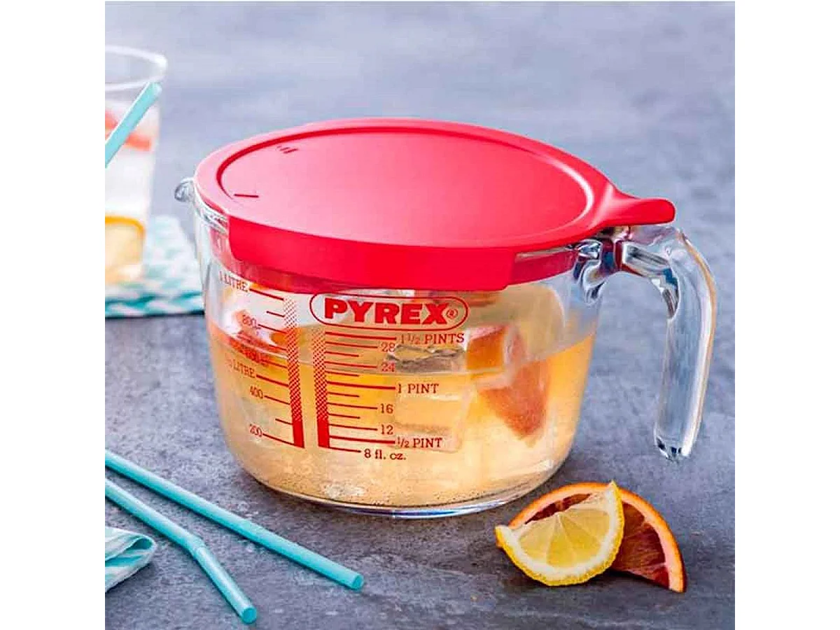 Pyrex Classic Glas-Messbecher mit Deckel und integriertem Sieb, 1L