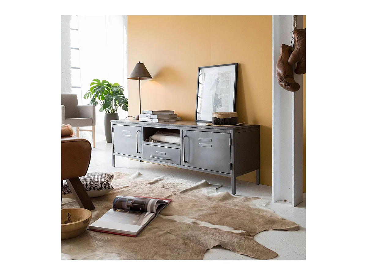 Mueble de TV industrial de metal gris Gustavo con almacenamiento organizado y aspecto vintage