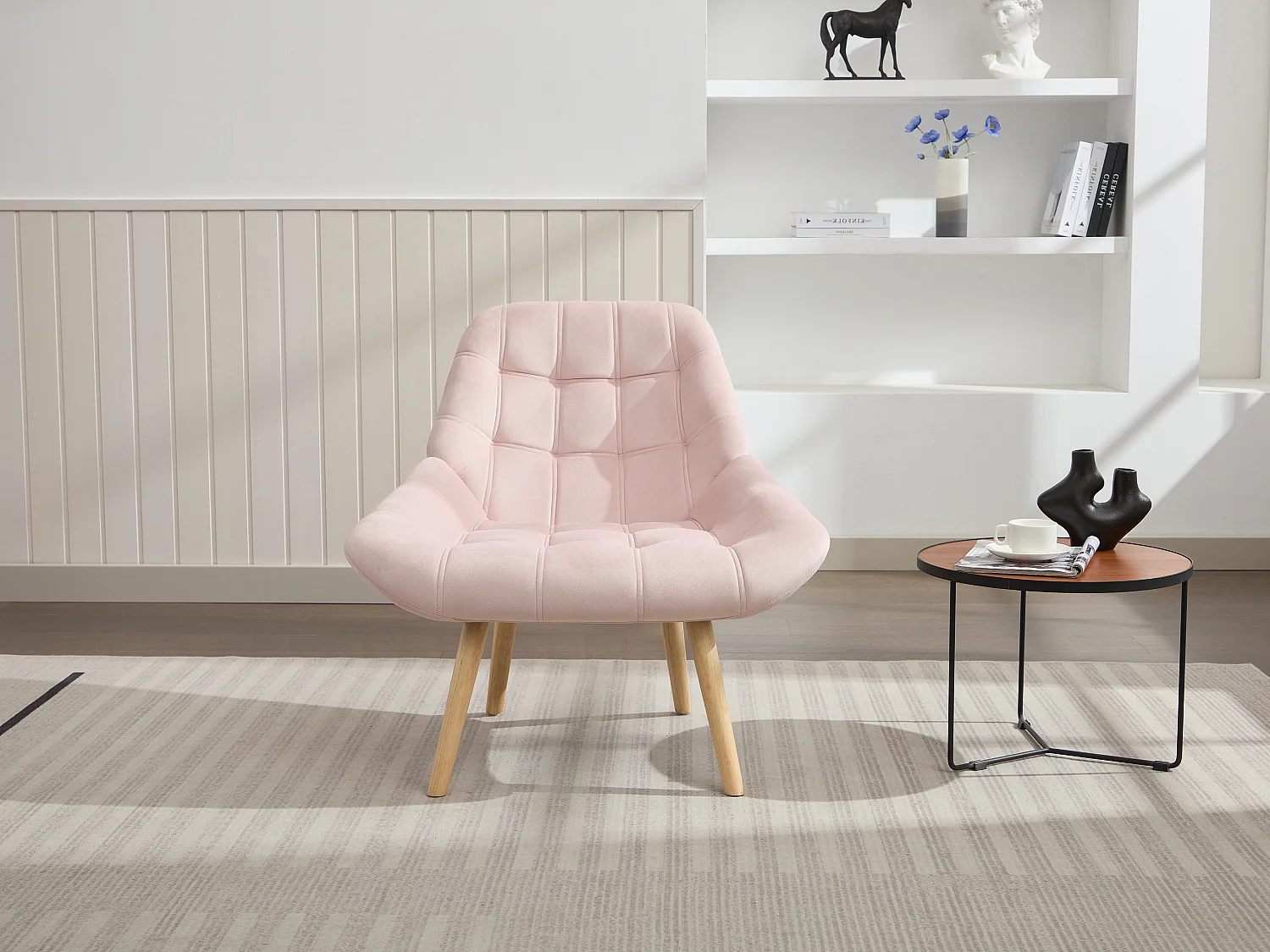 Fauteuil en velours rose LUOSTO