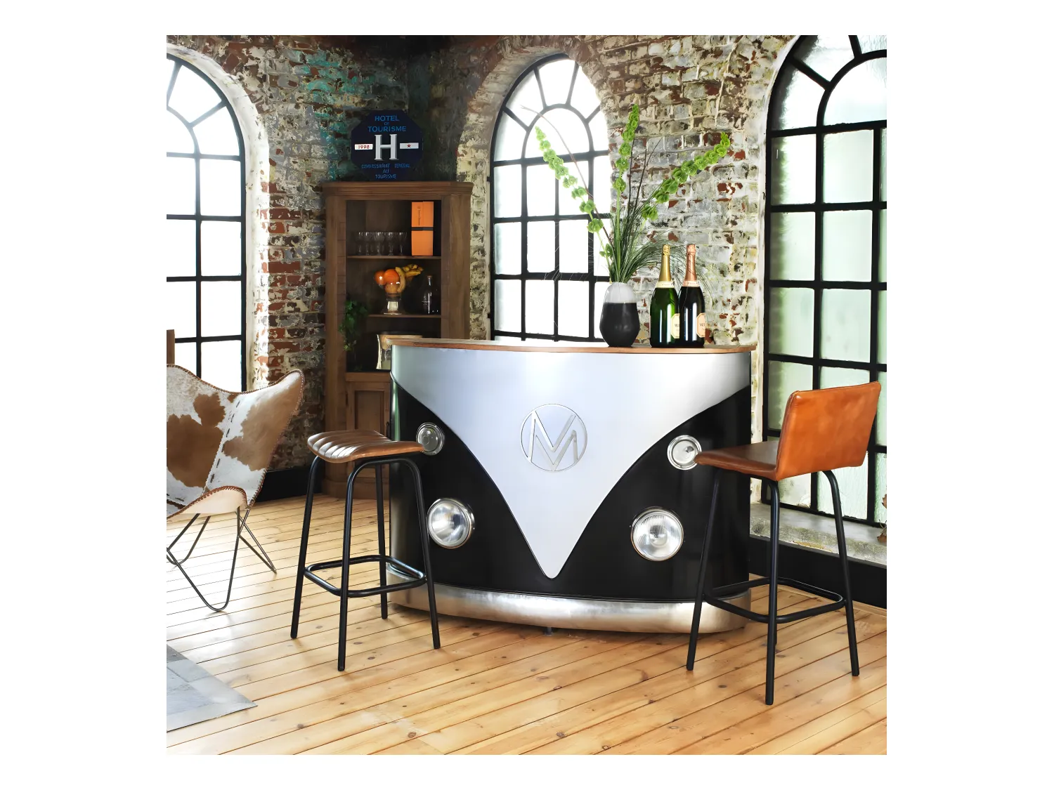 Meuble bar noir avec plateau en bois de manguier Combi