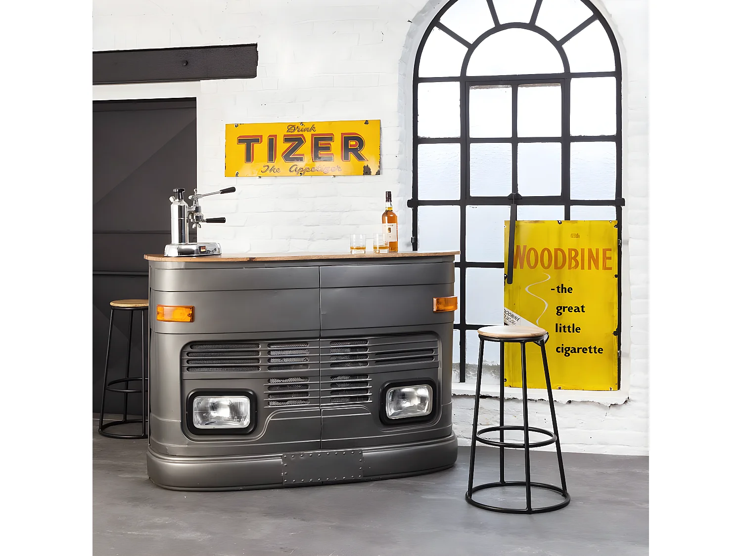 Bar camion en métal gris Tata