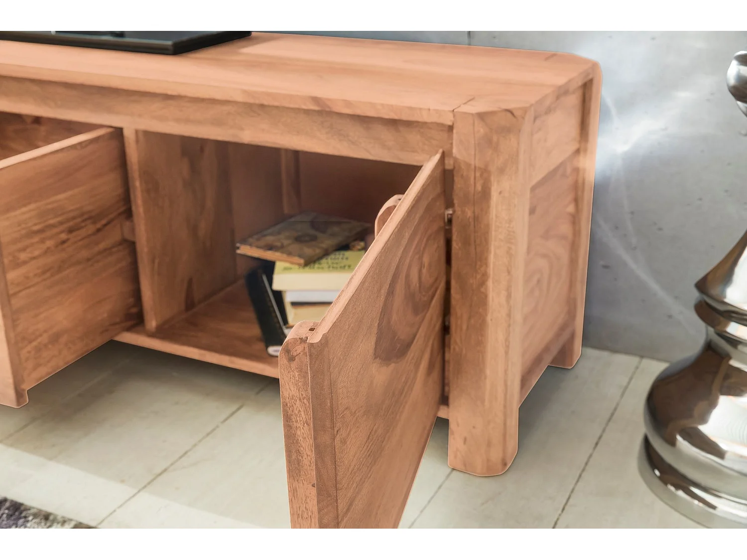 Meuble TV 140 cm Lowboard Tiroir Commode TV Bois Massif avec Portes