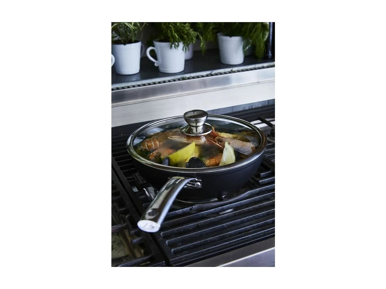 24 cm sauteerpan + zwarte glazen deksel