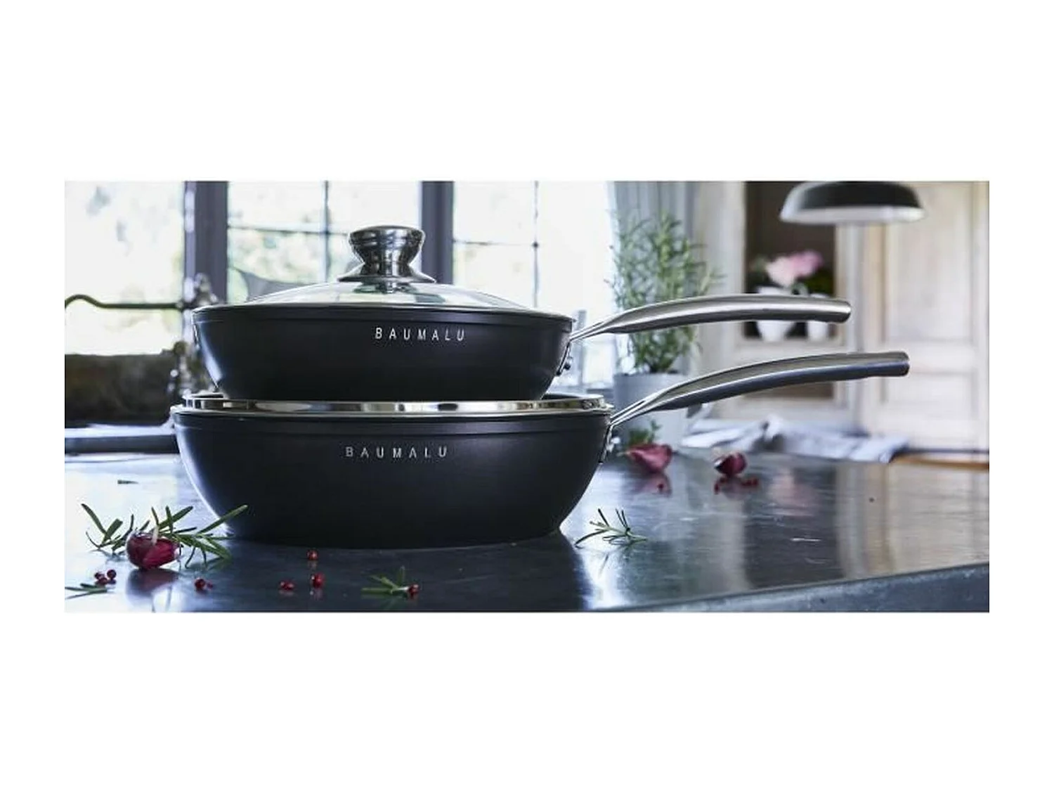 24 cm sauteerpan + zwarte glazen deksel