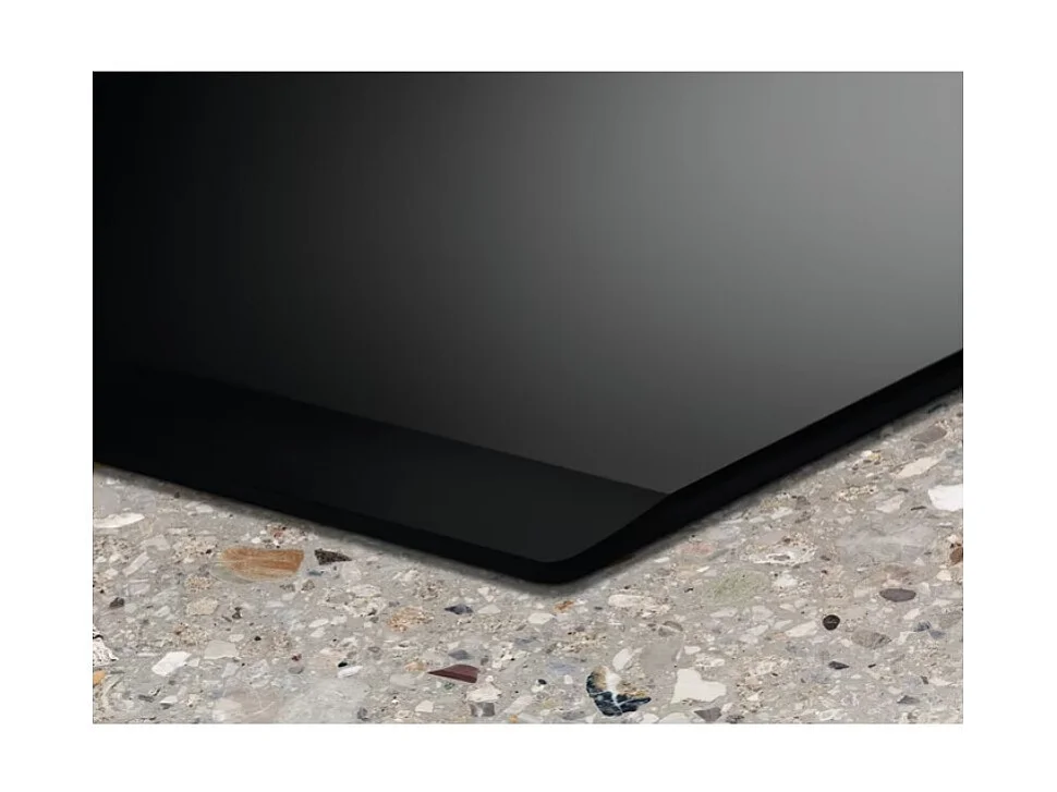 Electrolux Table de cuisson à induction 60cm 3 feux 7200w noir - EIT61443B-NEW