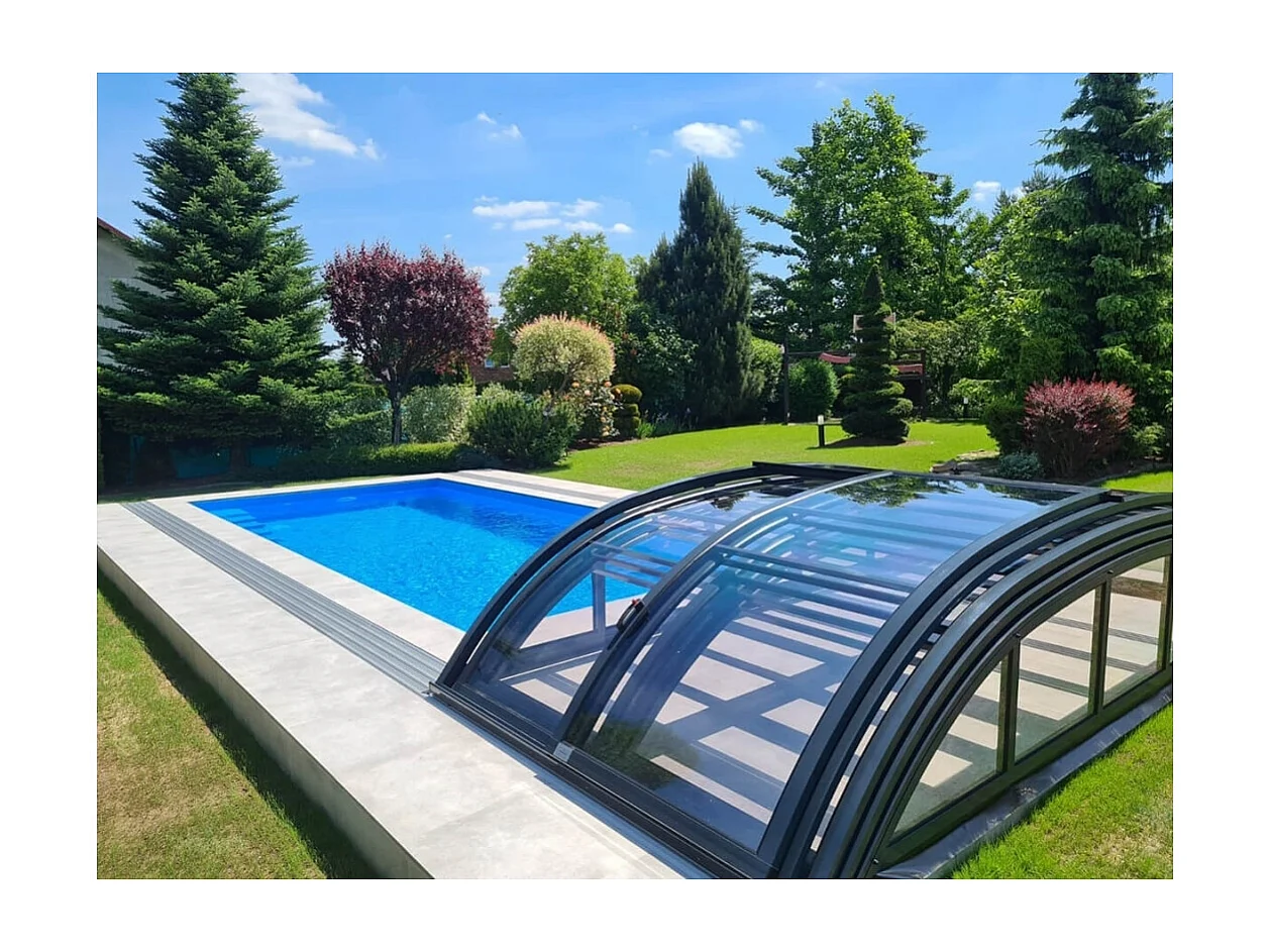 Copertura per la piscina Horizon - 8,61x4,20 m - Policarbonato compatto da 3 mm - Colore Antracite RAL7016 - ECO204 - ALTANKA