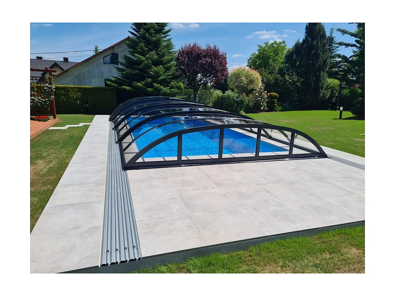 Copertura per la piscina Horizon - 8,61x4,20 m - Policarbonato compatto da 3 mm - Colore Antracite RAL7016 - ECO204 - ALTANKA