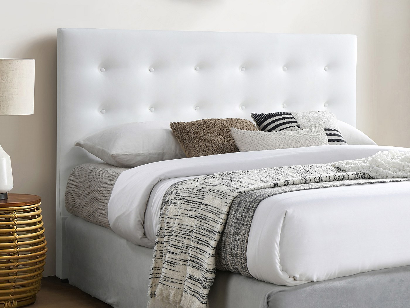 Cama LED Con Cabecero De Piel Sintética Madera Oscura 180 X 200 Cm ZEN