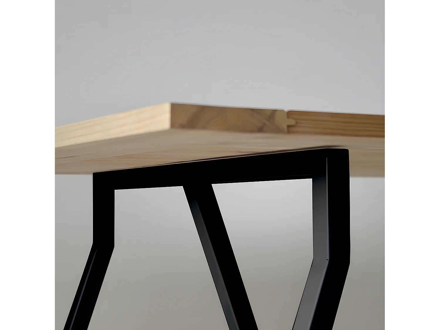 Mesa de cavalete preta 140x80x75cm da Box Furniture em madeira de pinho maciça com acabamento vintage estilo industrial Box Furniture