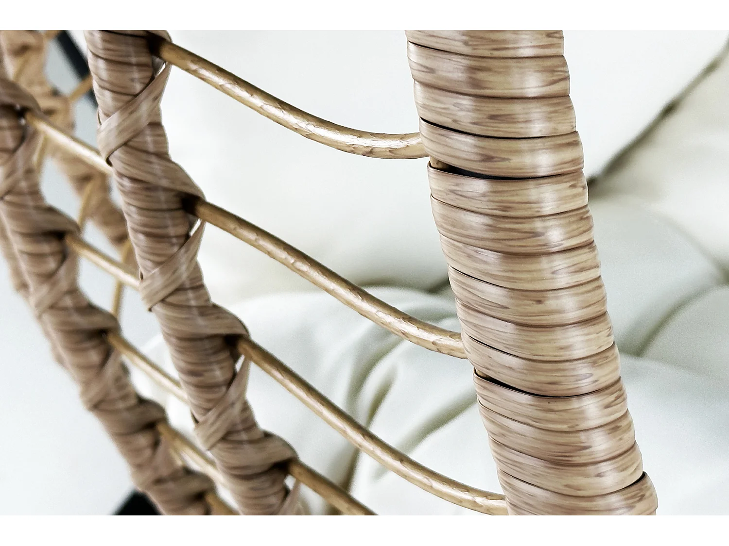 Sedia sospesa a dondolo, poltrona sospesa uovo mod. Eden