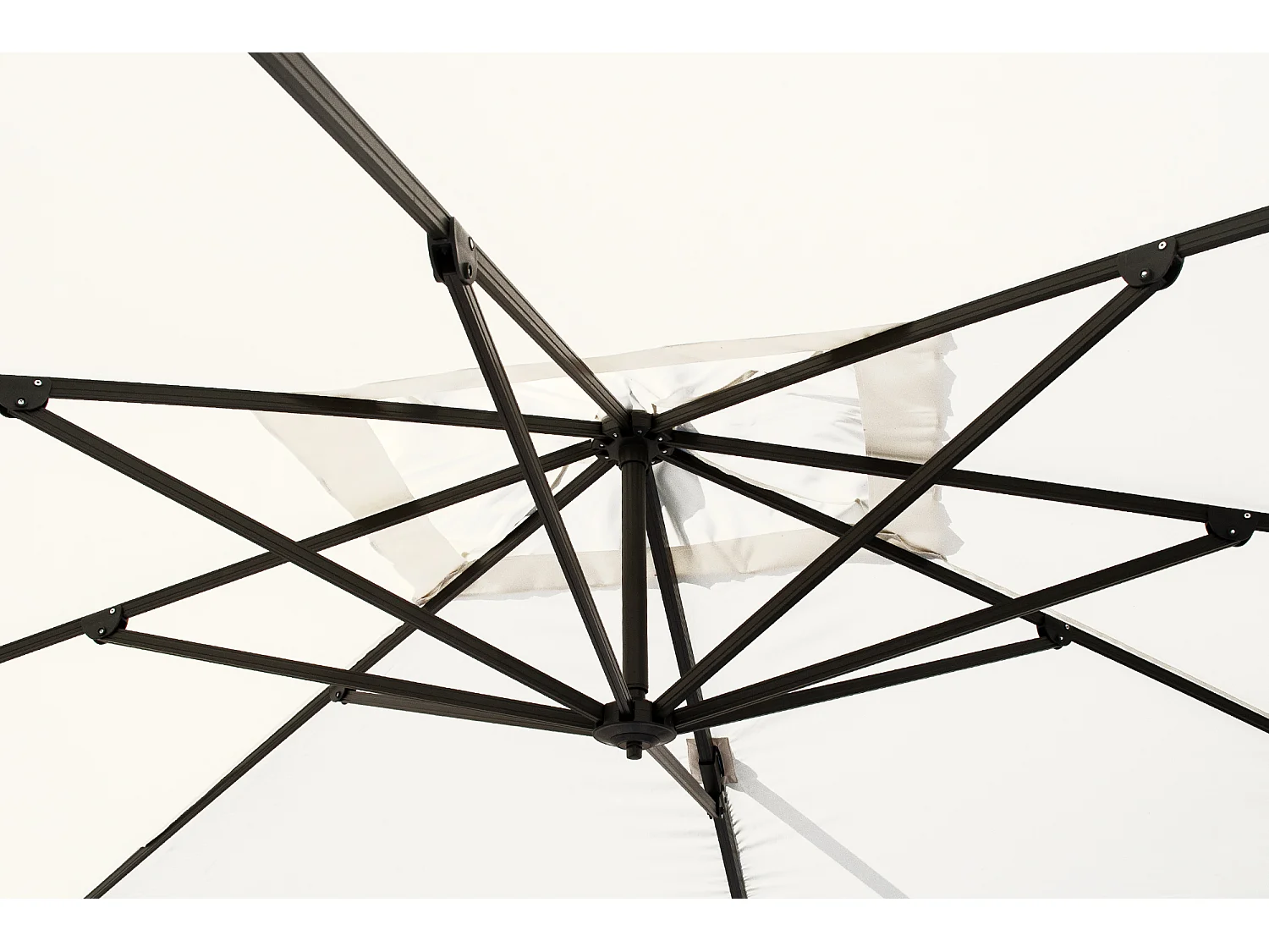 Ombrellone da giardino a braccio decentrato 3×4 mod. Miami