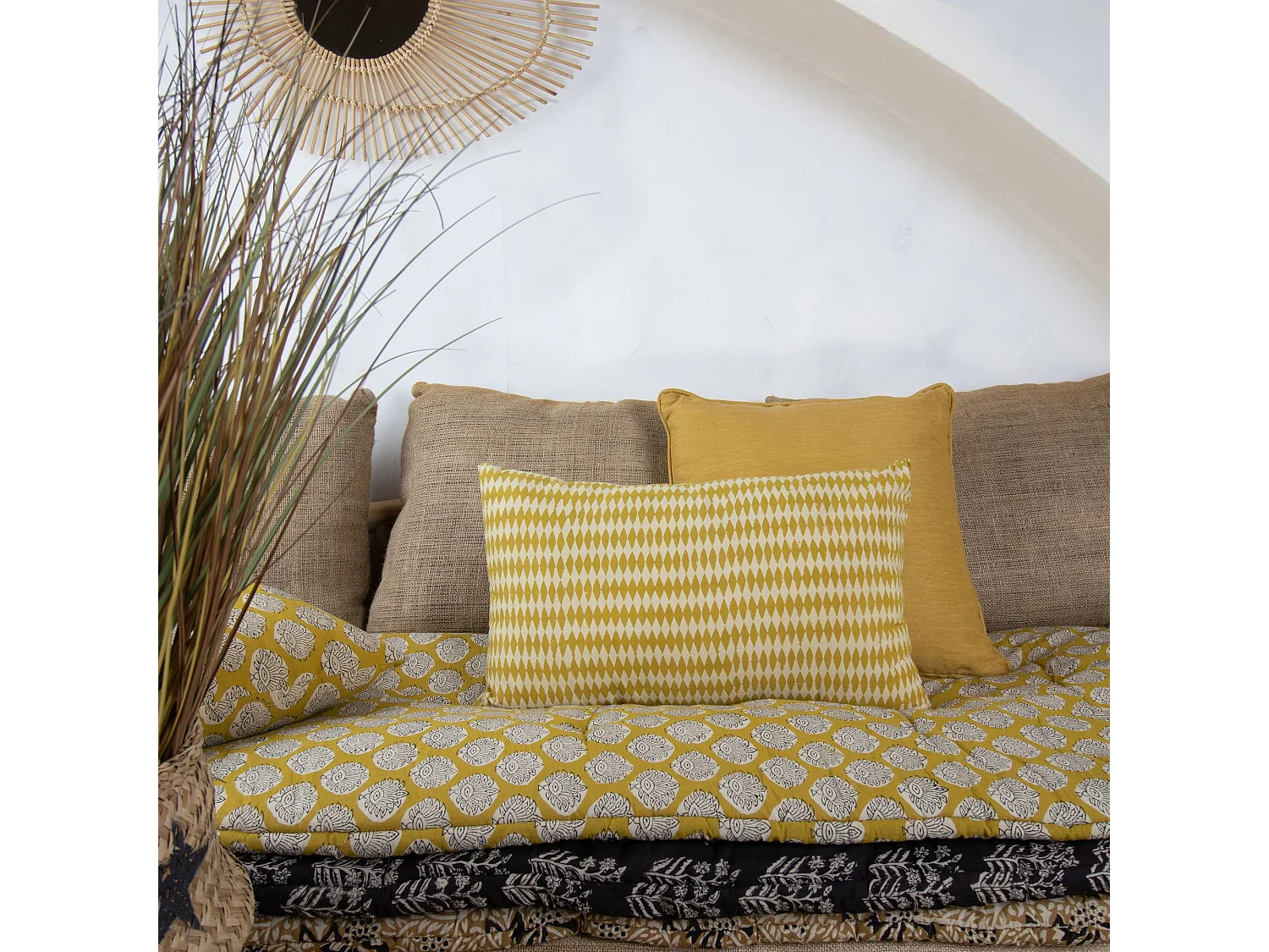 Now's Home - Coussin En Coton Imprime Coloris Jaune Moutarde 30x50cm Narmad