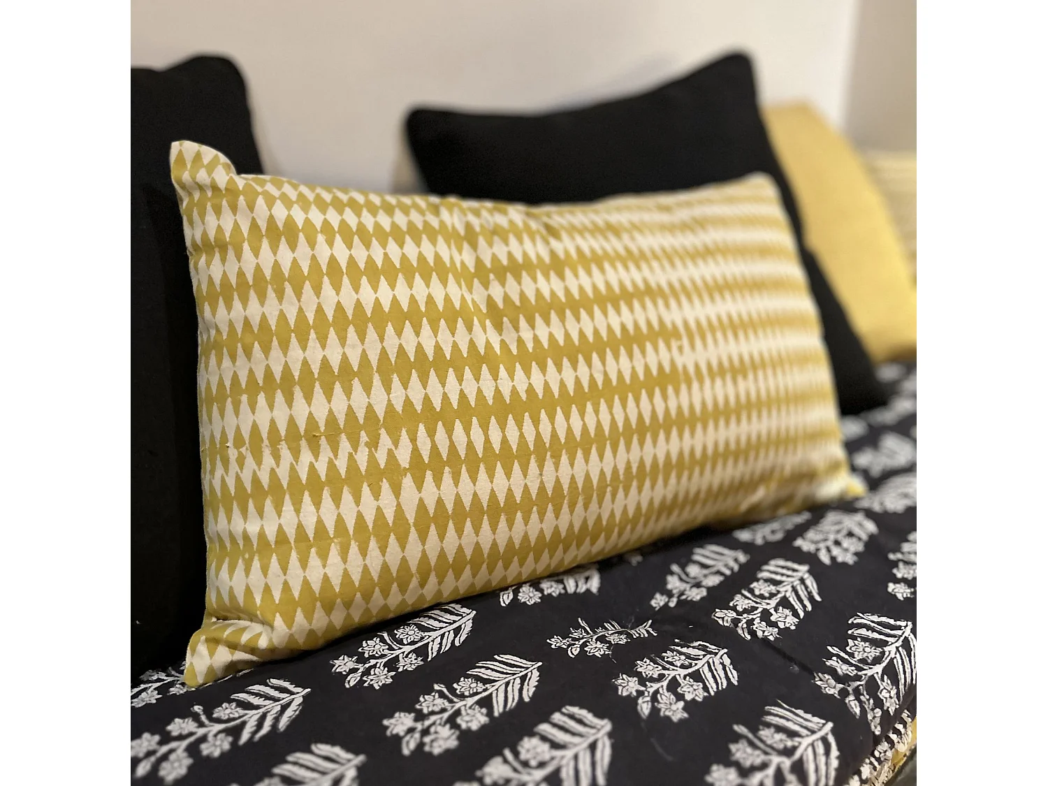 Now's Home - Coussin En Coton Imprimé Coloris Jaune Moutarde 30x50cm Narmad