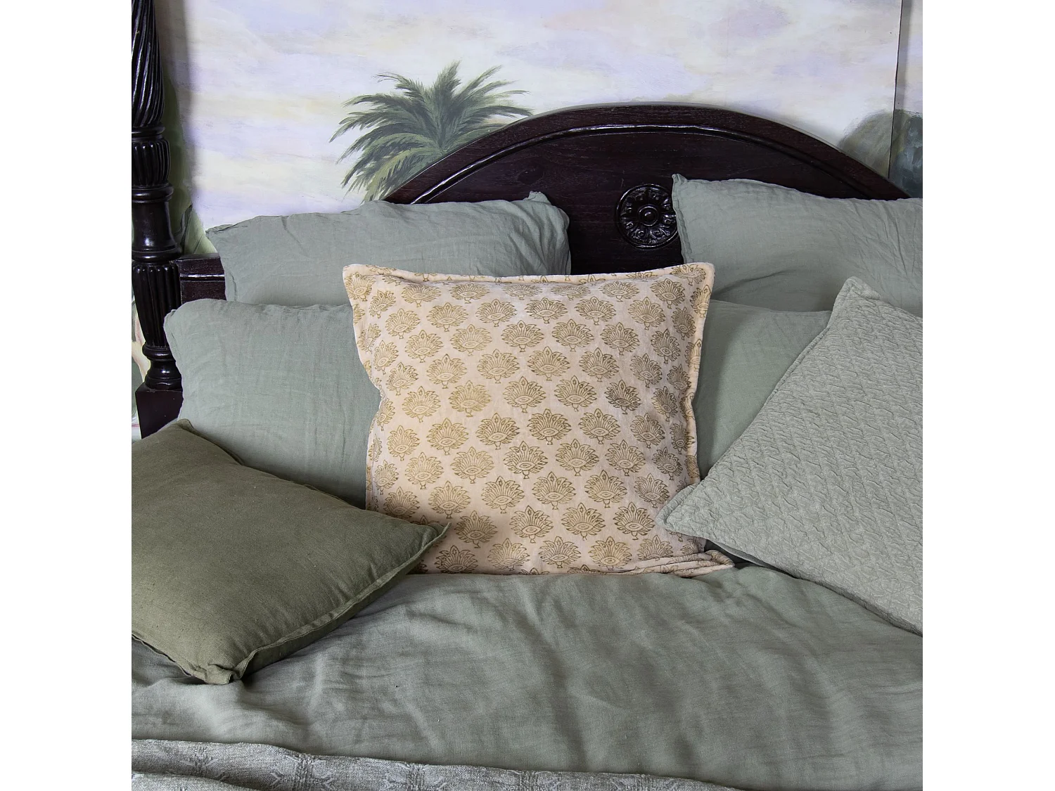 Now's Home - Coussin En Velours Vintage Beige Avec Imprime 45x45cm Dori