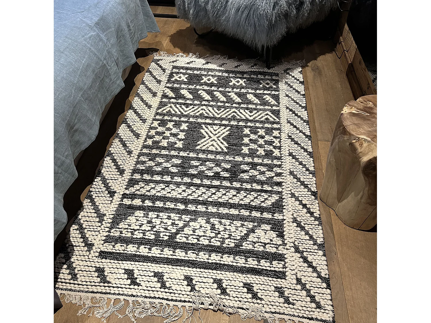 Now's Home - Tapis En Laine Et Coton Noir  Et  Gris Tisse A La  Main 90x150cm Tokat
