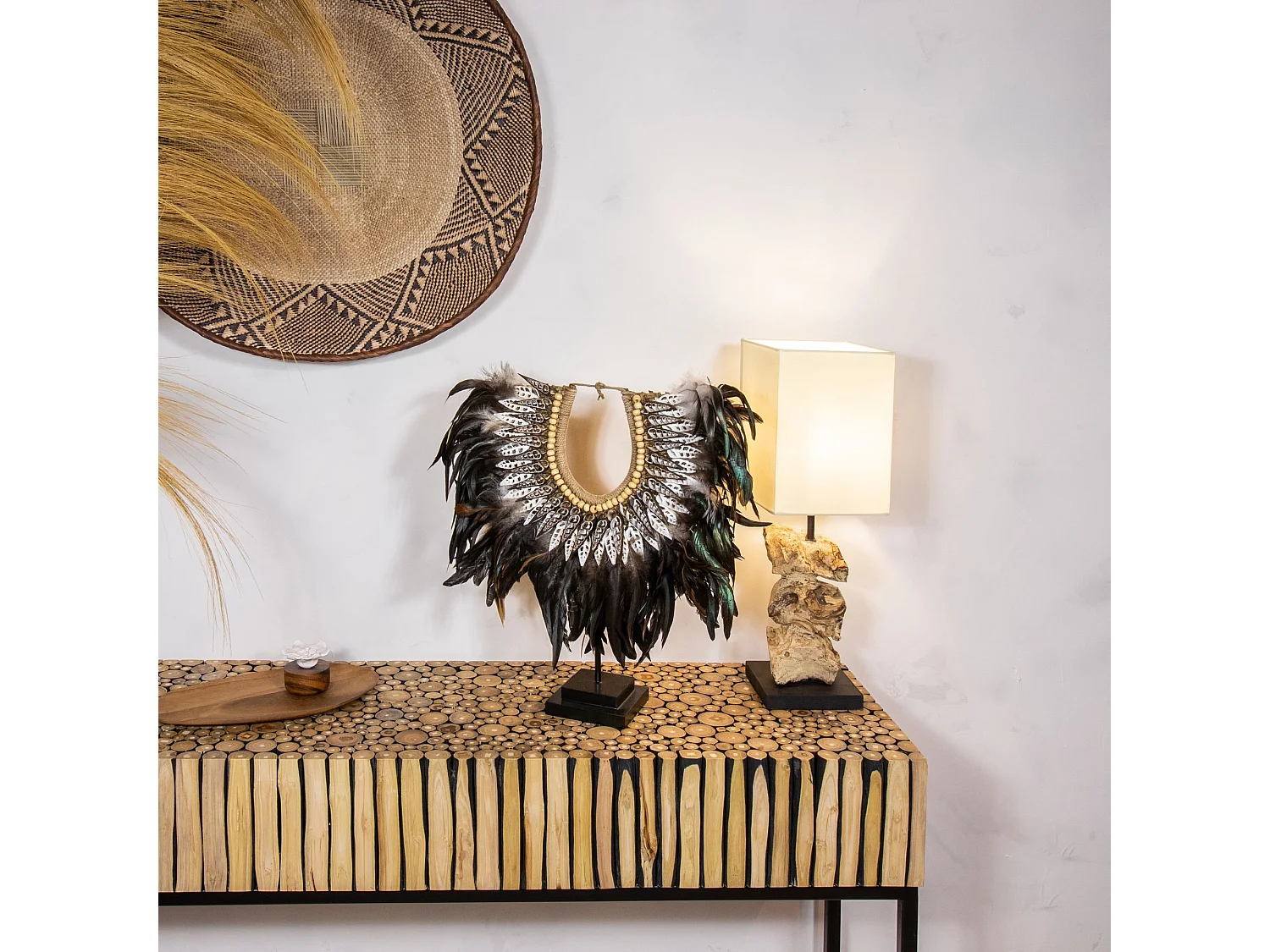 Now's Home - Collier Noir En Plumes Et Coquillages Noirs 40x10x45 Cm Papua
