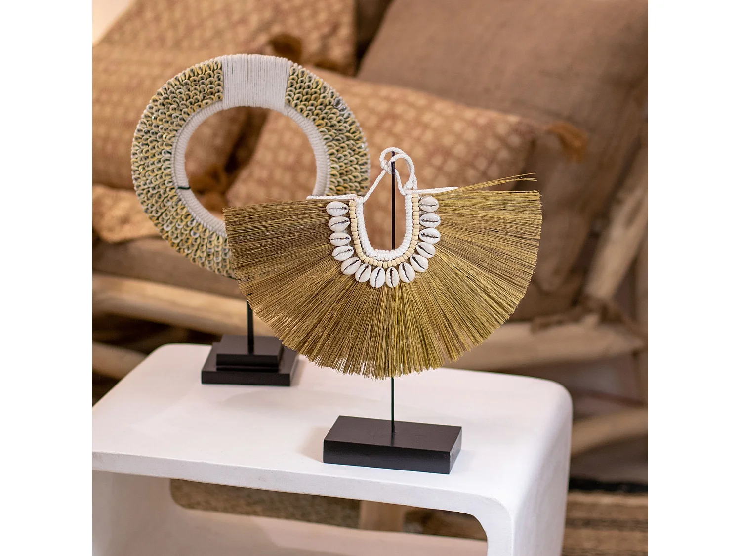 Now's Home - Collier En Mendong Et Coquillages Sur Socle En Metal H33cm Kim