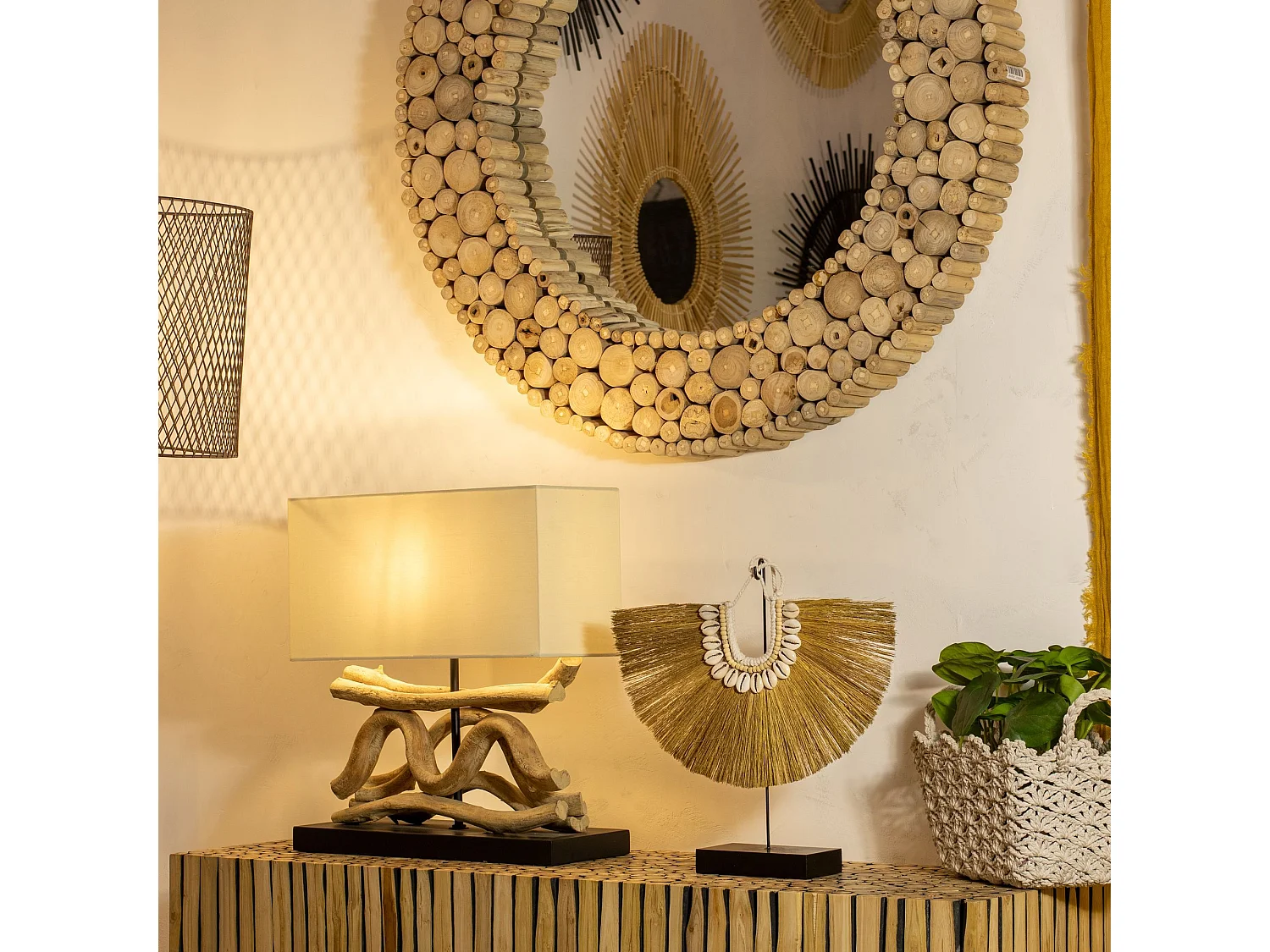 Now's Home - Collier En Mendong Et Coquillages Sur Socle En Metal H33cm Kim