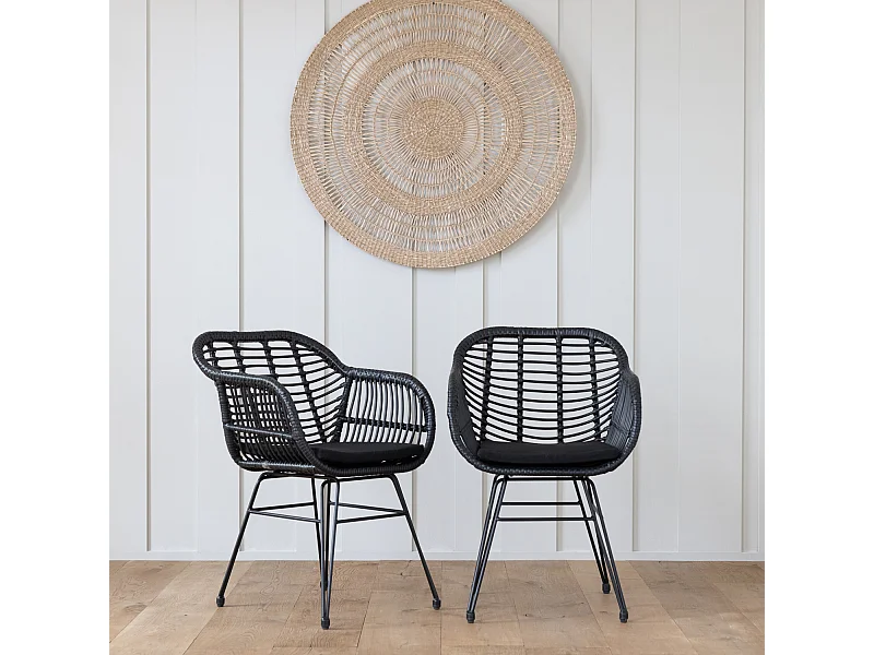 Lot de 2 fauteuils en rotin synthétique noirs avec coussins CINTA - HAPPY GARDEN