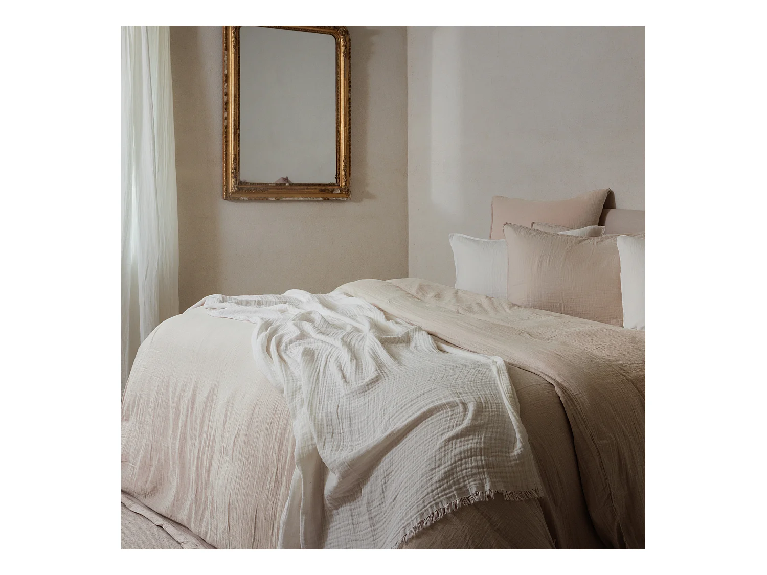 Parure de lit 3 pièces 260x240 cm et 65x65 cm mousseline de coton MILOS beige naturel