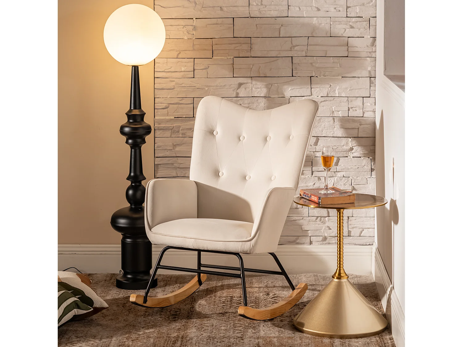 URBAN MEUBLE Fauteuil à bascule Scandinave velours beige Pieds en bois de hêtre