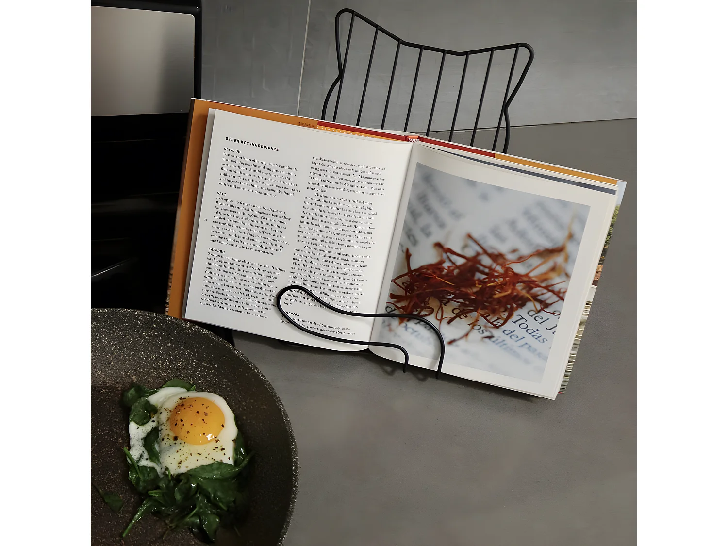 Porte-livre Chat Noir  Kikkerland