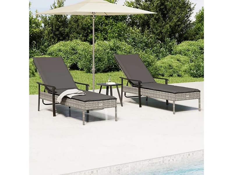 Ligbedden 2 st met tafel en kussens poly rattan grijs NL718470