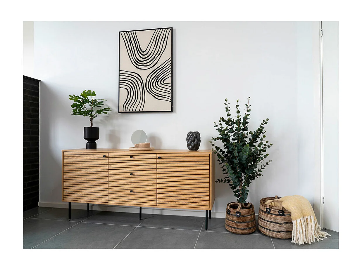 Kyoto Sideboard 2 Türen , 3 Schubladen Eiche Furnier.