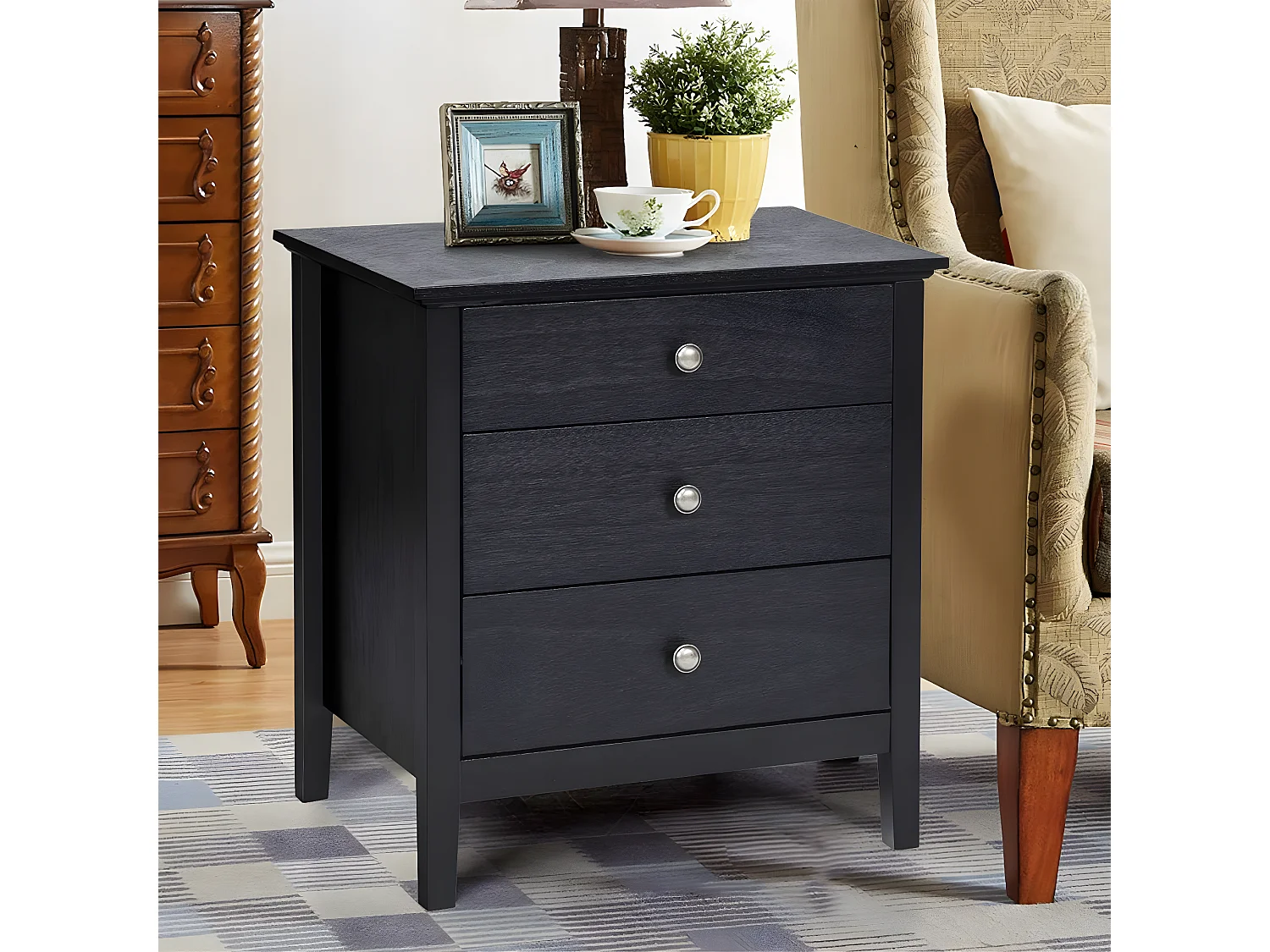 Nachttisch mit 3 Schubladen