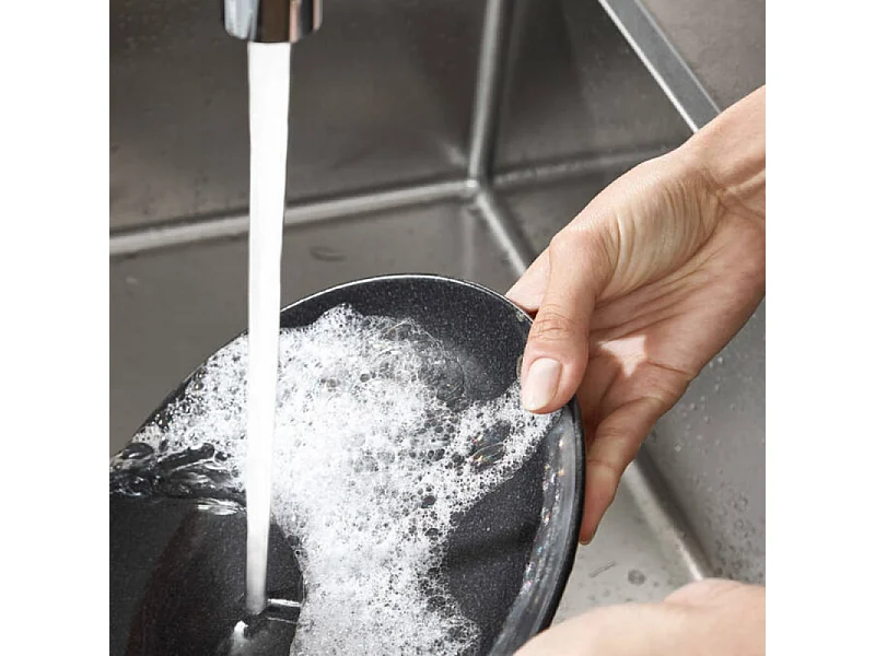 Robinet de cuisine HANSGROHE Focus M41 280 aspect acier inox