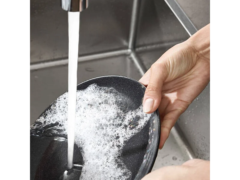 Robinet de cuisine HANSGROHE Focus M41 280 aspect acier inox