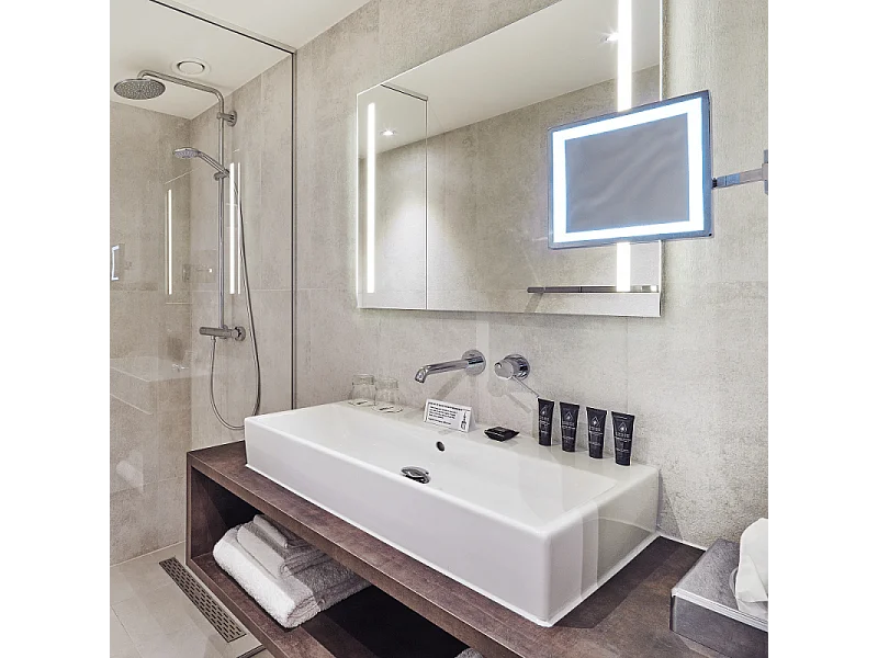 Lot de 2 mitigeurs lavabo mural GROHE Essence 2 trous L Chromé + corps encastré