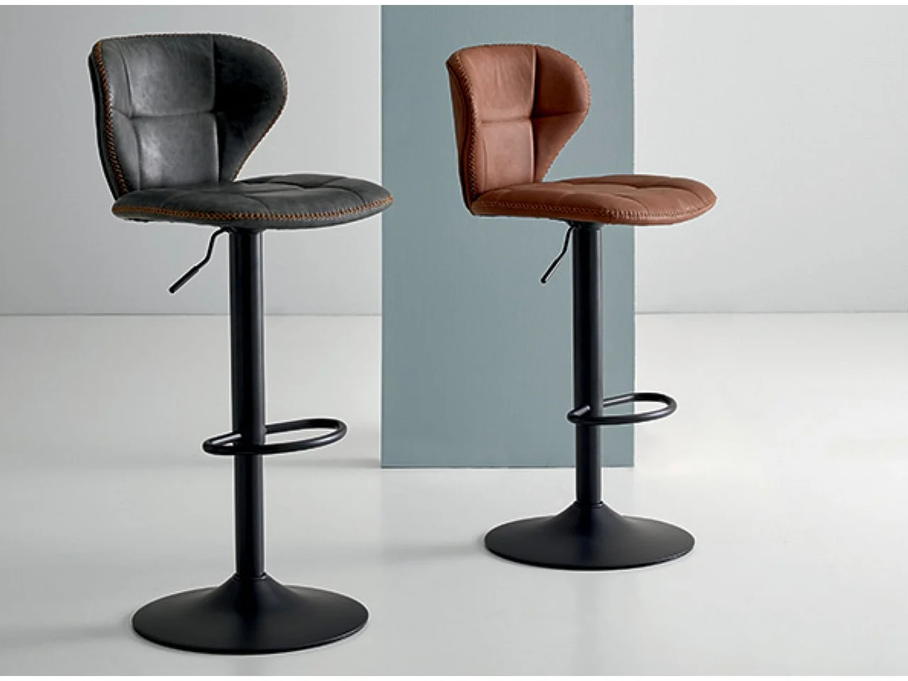 Tabouret de bar industriel hauteur réglable et pivotant à 360° Pako-Couleur Marron noisette