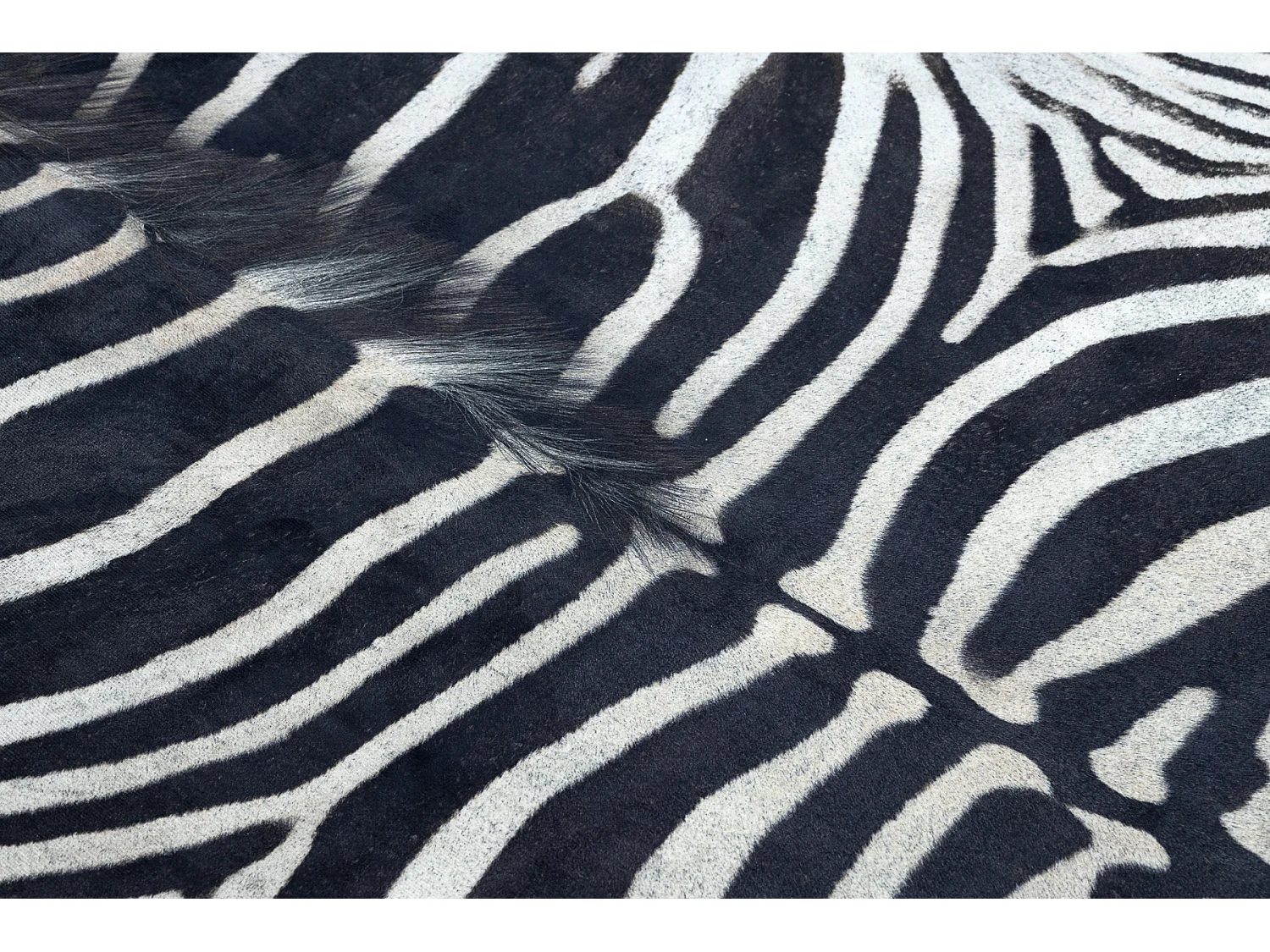Couro de Vaca Artificial para Tapete, Zebra G5128-1 Branco Preto 180x220 cm