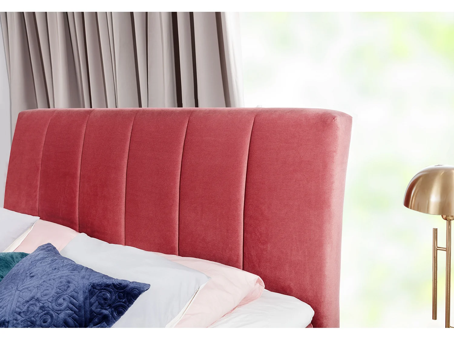 Lit continental moderne avec matelas velours abricot Brato-140x200